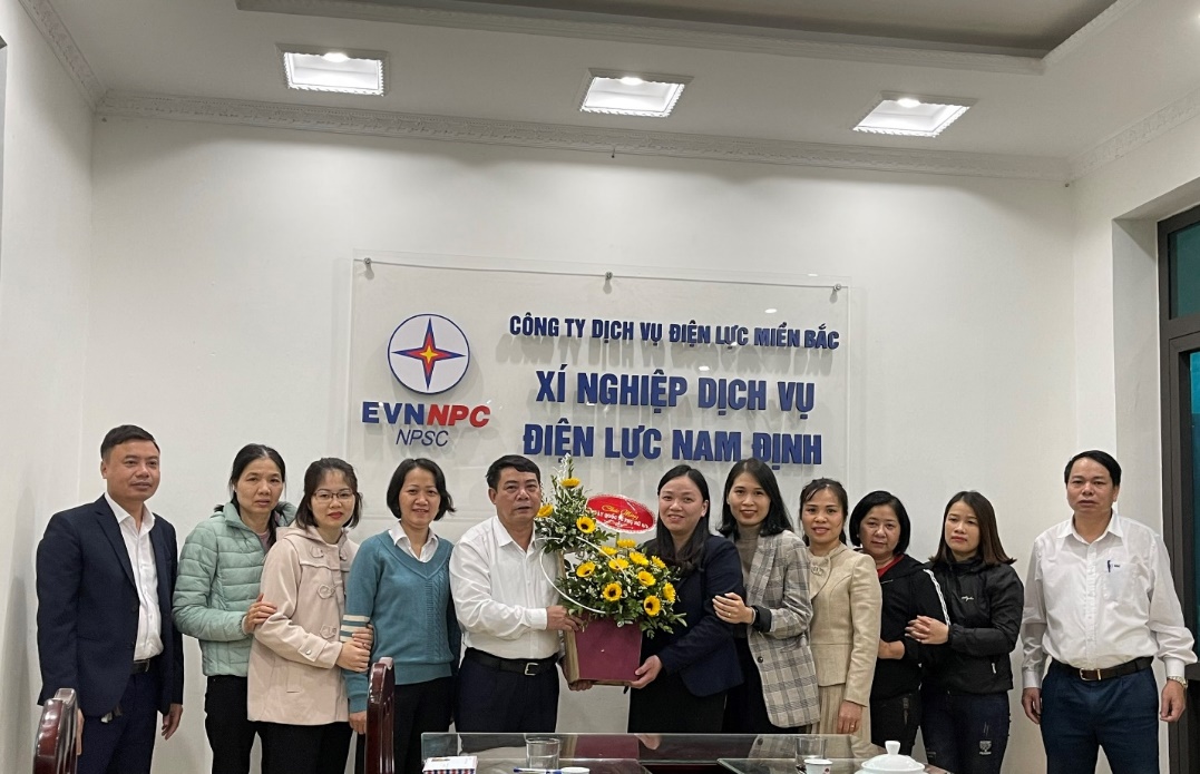 XÍ NGHIỆP DỊCH VỤ ĐIỆN LỰC NAM ĐỊNH TỔ CHỨC, CHÚC MỪNG NGÀY 08/03/2021 TỚI CHỊ EM.